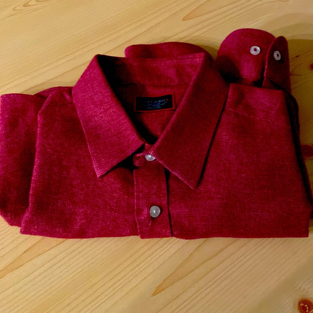 Red Untuckit Shirt M